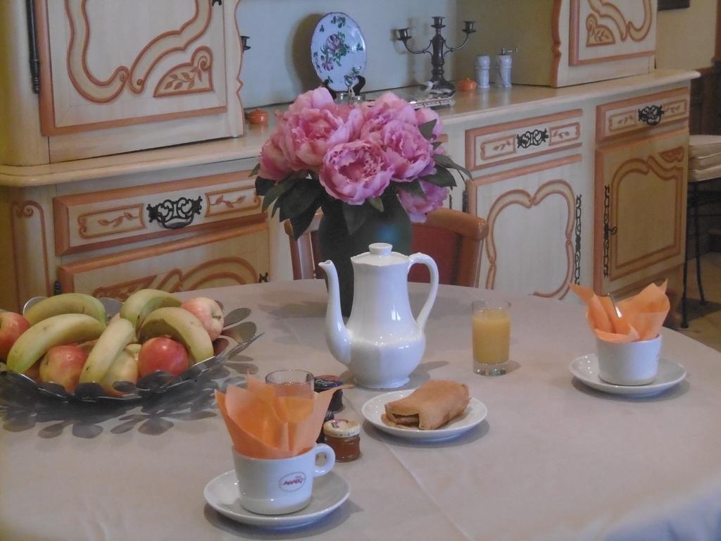 Hotel La Flore Villefranche-sur-Mer Bagian luar foto